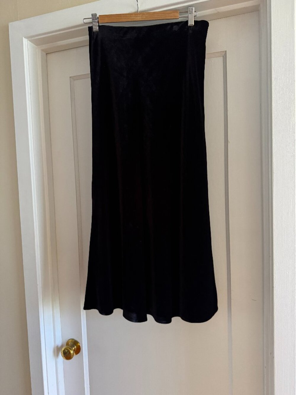 Faherty Velvet Stretch Skirt in Black